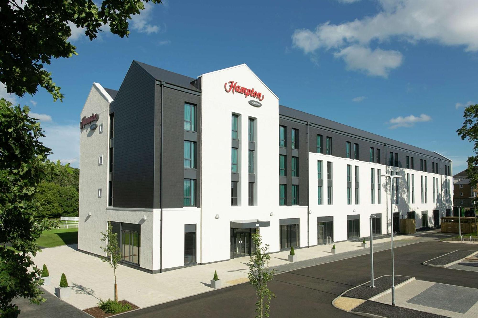 Hampton By Hilton Hamilton Park Hotel Exterior foto